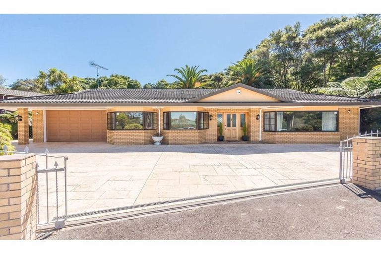 Photo of property in 209 Woodlands Park Road, Titirangi, Auckland, 0604