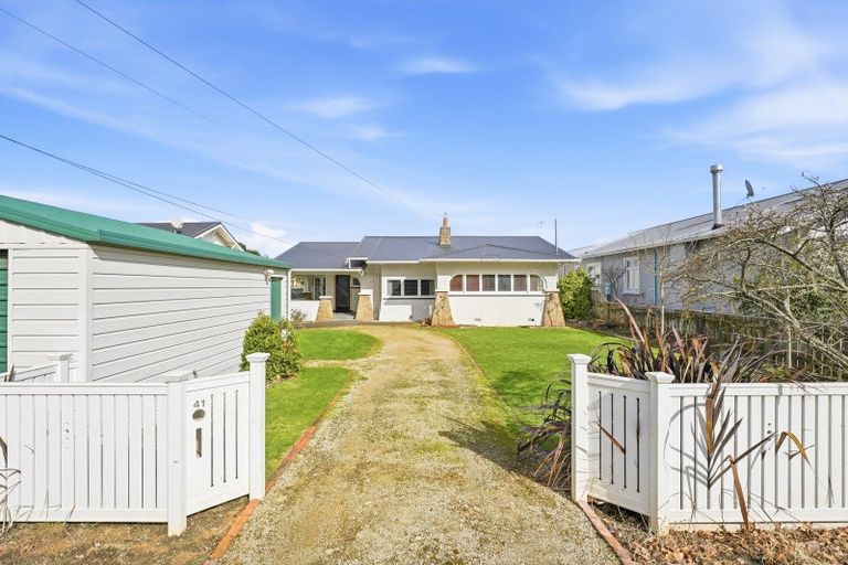 Photo of property in 41 Grey Street, College Estate, Whanganui, 4500