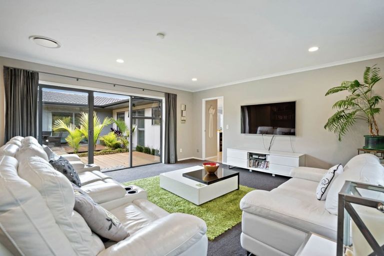 Photo of property in 15 Falstaff Place, Half Moon Bay, Auckland, 2012