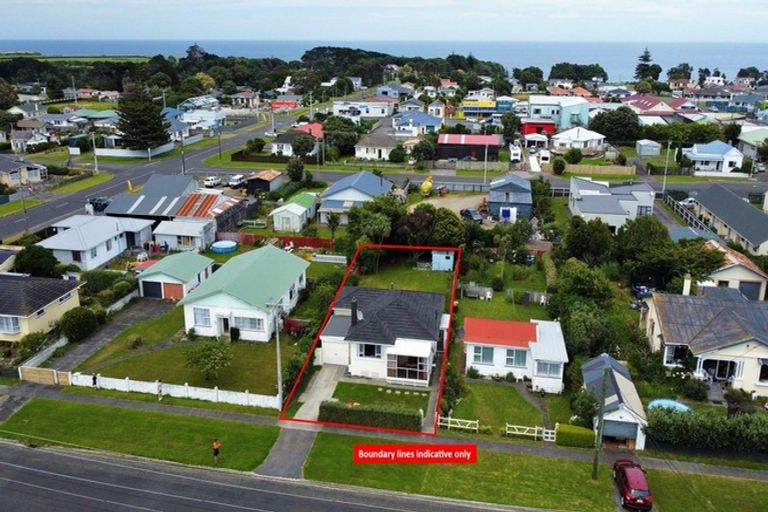 Photo of property in 18 Gisborne Terrace, Opunake, 4616