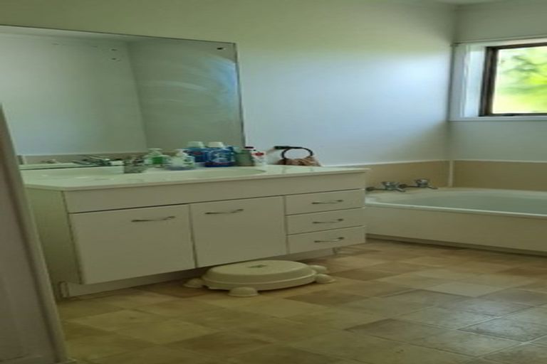 Photo of property in 1/21 Capricorn Place, Browns Bay, Auckland, 0630