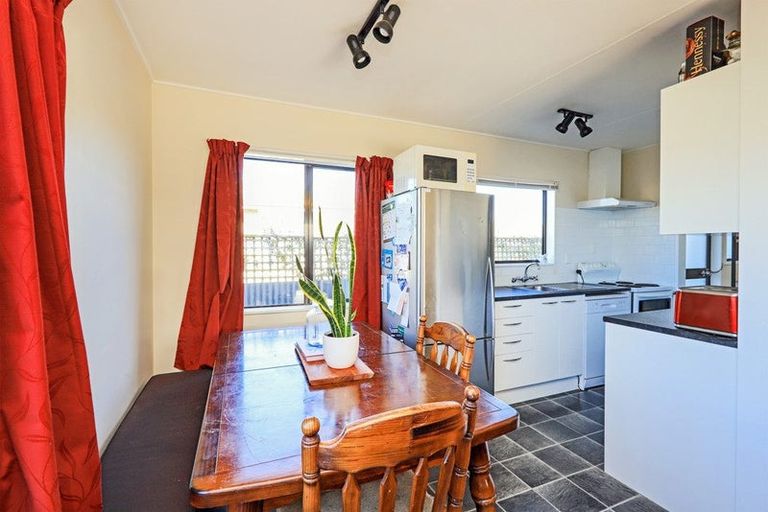 Photo of property in 200a Grove Road, Mayfair, Hastings, 4122