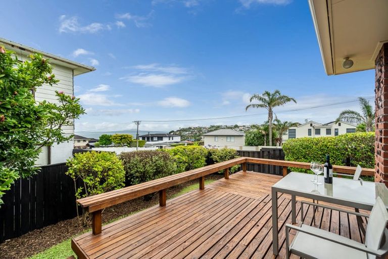 Photo of property in 1/26 Hyde Road, Rothesay Bay, Auckland, 0630