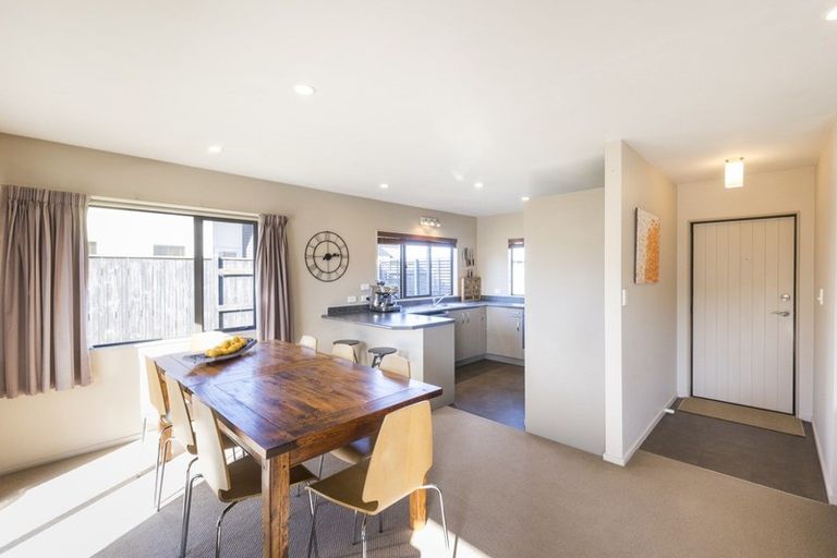 Photo of property in 17 Walnut Grove, Kelvin Grove, Palmerston North, 4414