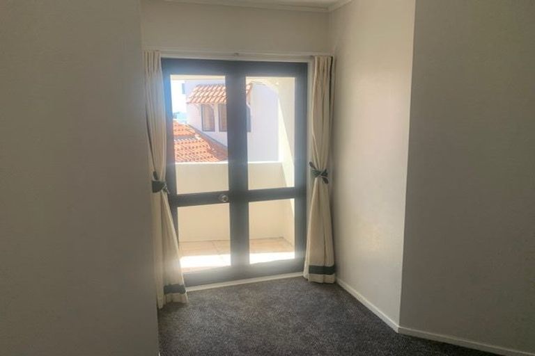 Photo of property in 9/77 Saint George Street, Papatoetoe, Auckland, 2025