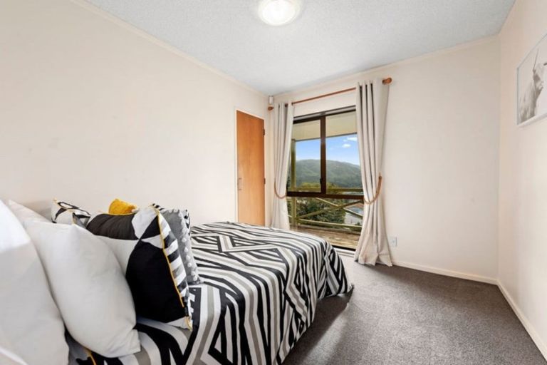 Photo of property in 136 Holborn Drive, Stokes Valley, Lower Hutt, 5019