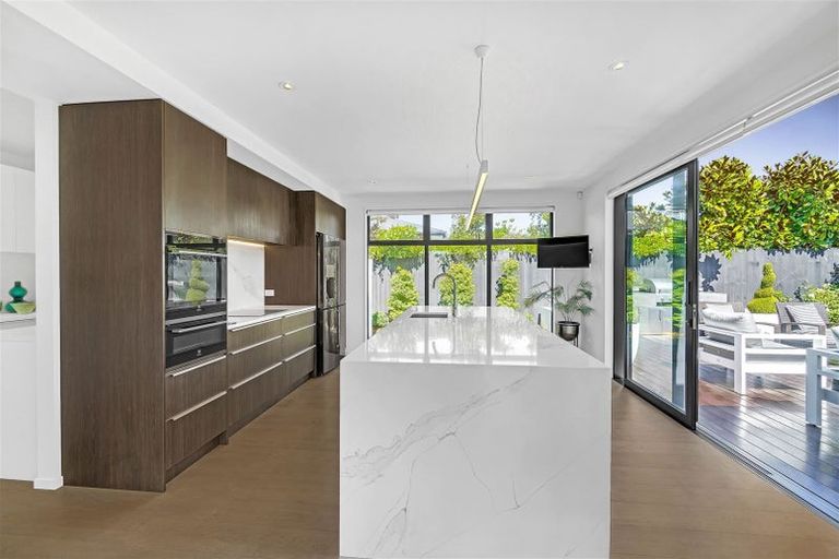 Photo of property in 39 Hartley Avenue, Strowan, Christchurch, 8052