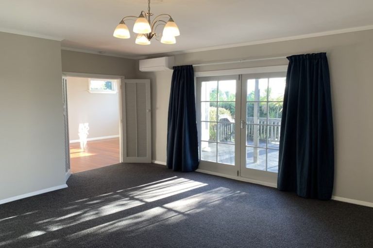 Photo of property in 1 Trig Hill Terrace, Waikanae Beach, Waikanae, 5036