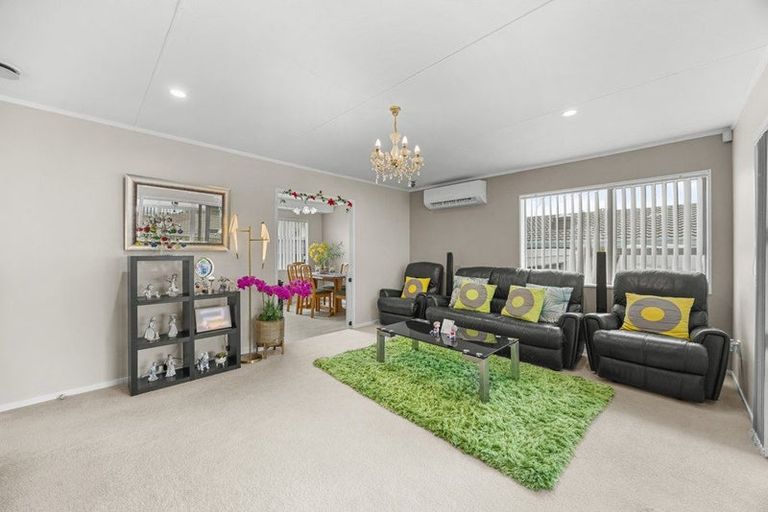 Photo of property in 2/54 Finlayson Avenue, Clendon Park, Auckland, 2103