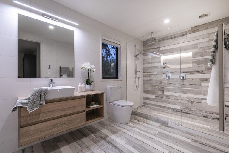 Photo of property in 21b Churchouse Road, Greenhithe, Auckland, 0632