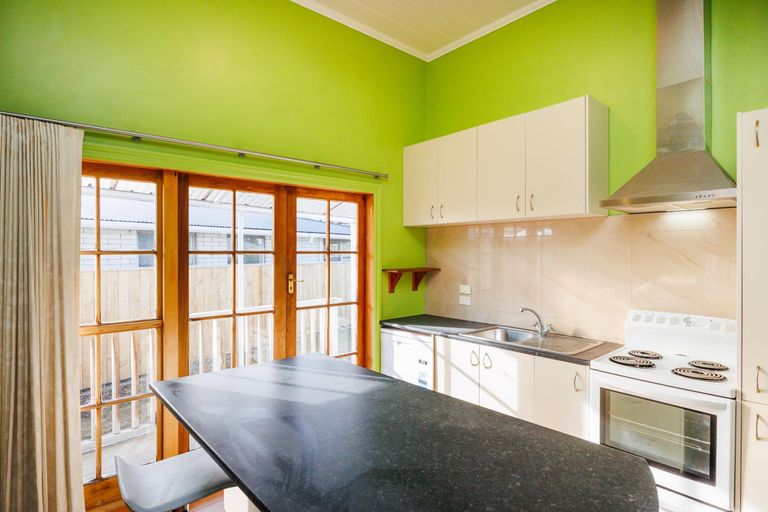 Photo of property in 28 Alexander Street, Awapuni, Palmerston North, 4412