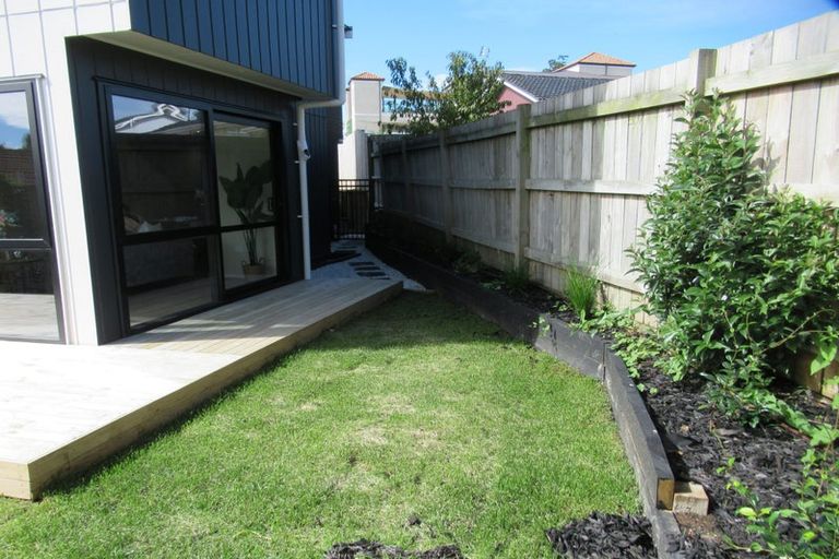 Photo of property in 10/2 Nikau Street, New Lynn, Auckland, 0600