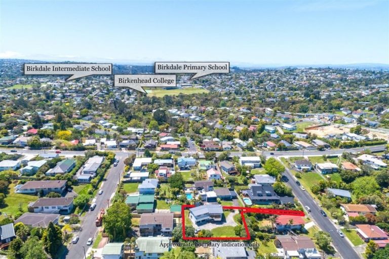 Photo of property in 9 Rosecamp Road, Beach Haven, Auckland, 0626