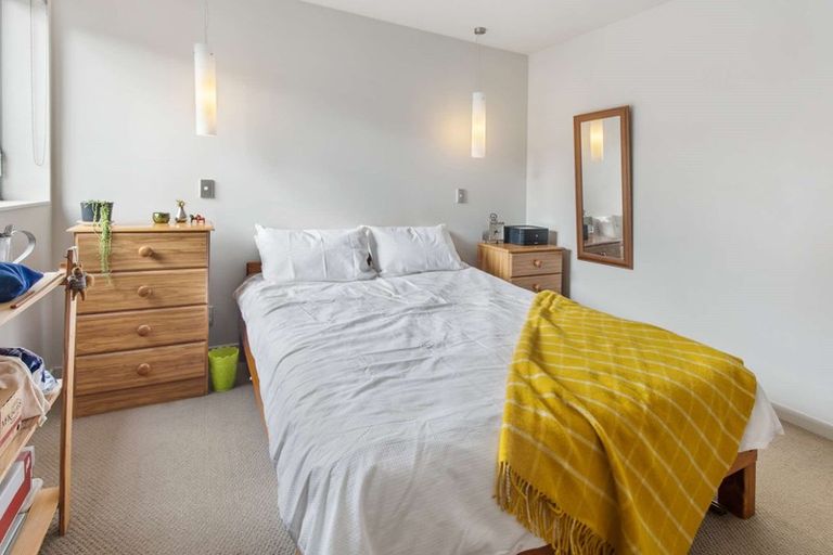 Photo of property in Montreaux Apartments, 7h/164 The Terrace, Wellington Central, Wellington, 6011