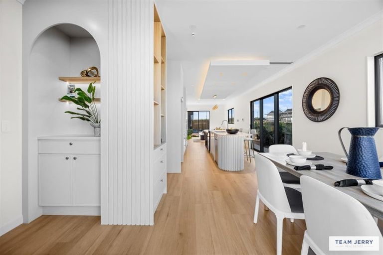 Photo of property in 37 Maungakaraka Road, Karaka, 2580