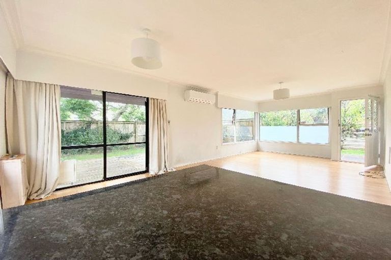 Photo of property in 1/17 Thornton Road, Milford, Auckland, 0620