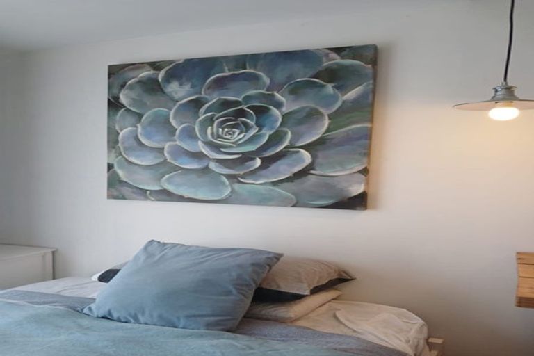 Photo of property in 121 Seaview Road, Piha, New Lynn, 0772