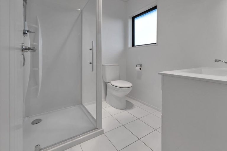 Photo of property in 5 Aarts Place, One Tree Point, 0118