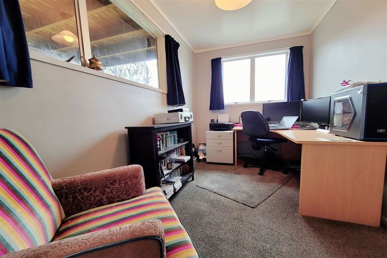 Photo of property in 9 Malaghan Grove, Johnsonville, Wellington, 6037