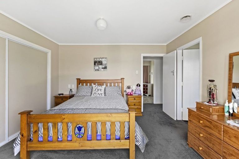 Photo of property in 41 Mountain Road, Sentry Hill, New Plymouth, 4373