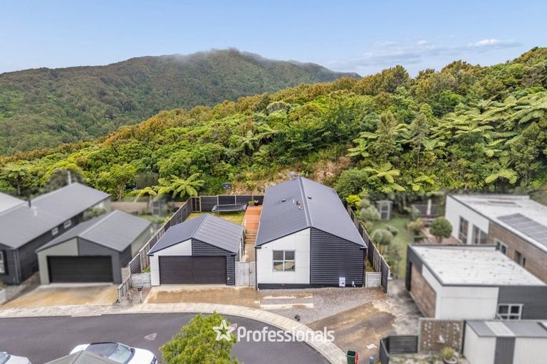 Photo of property in 12 Otonga Heights, Maungaraki, Lower Hutt, 5010