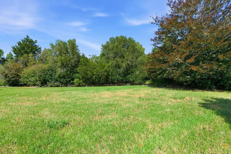 Photo of property in 39 Robinson Road, Whitianga, 3510