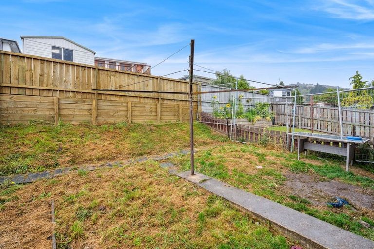 Photo of property in 4 Elwyn Crescent, Green Island, Dunedin, 9018