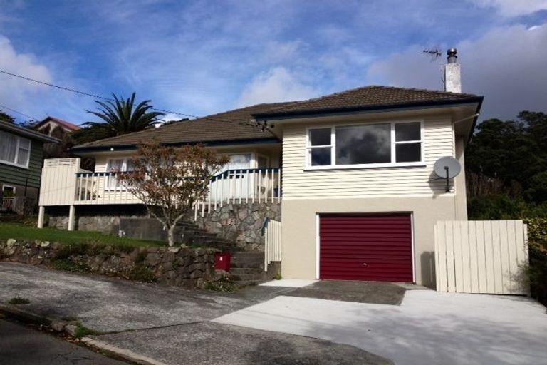 Photo of property in 4 Grenfell Drive, Karori, Wellington, 6012