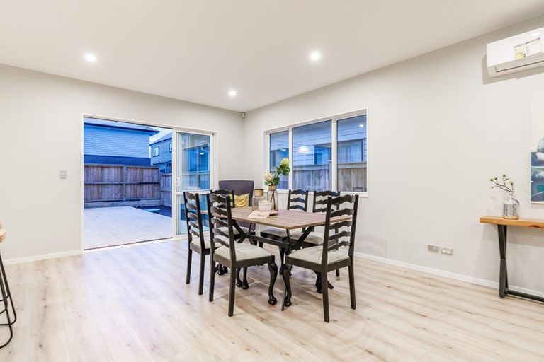 Photo of property in 10 Tarras Road, Kumeu, 0810