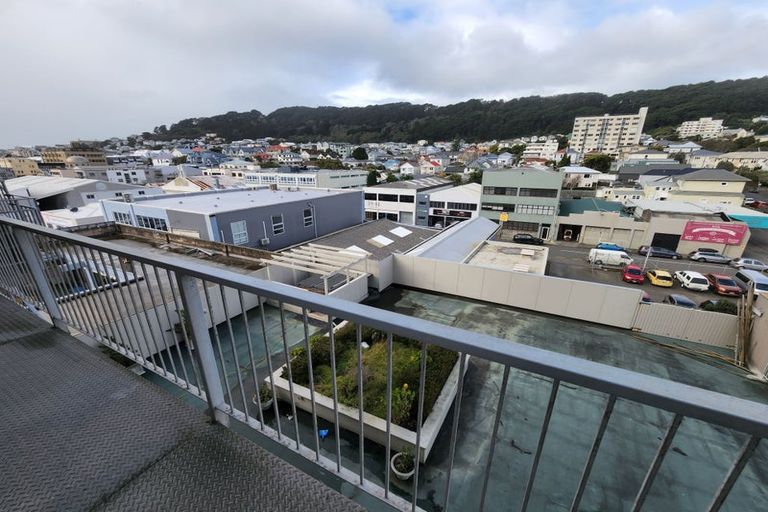 Photo of property in Grandstand Apartments, 9/80 Kent Terrace, Mount Victoria, Wellington, 6011
