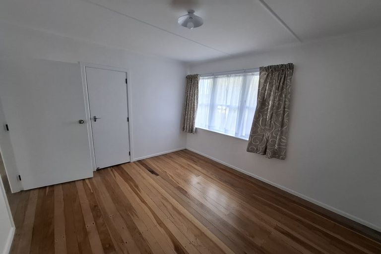 Photo of property in 28 Plumley Crescent, Mangere, Auckland, 2022