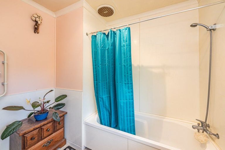 Photo of property in 2 Hillside Terrace, Saint Johns Hill, Whanganui, 4500