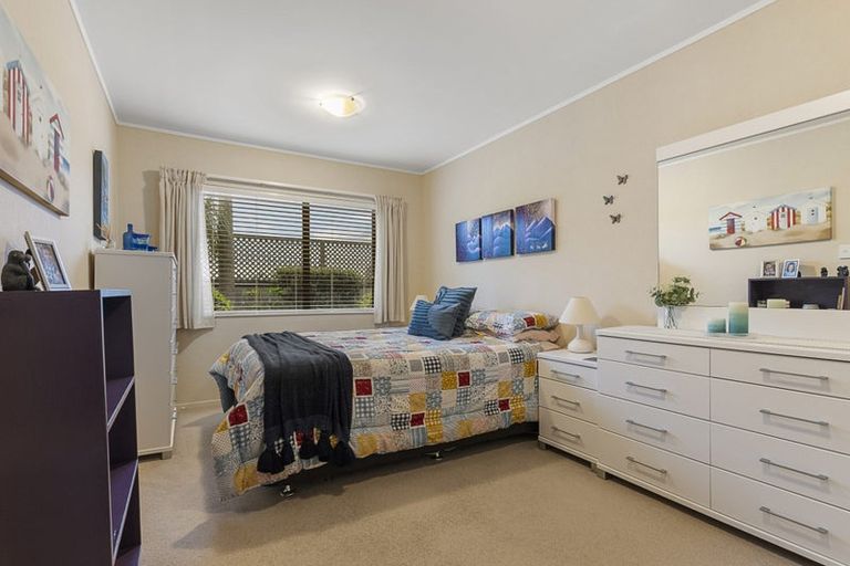Photo of property in 2/28 Mark Edward Drive, Half Moon Bay, Auckland, 2012