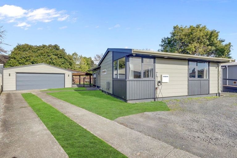 Photo of property in 43 Oakfield Crescent, Pukete, Hamilton, 3200