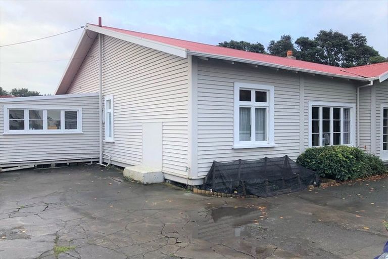 Photo of property in 6 Wakefield Street, Welbourn, New Plymouth, 4310