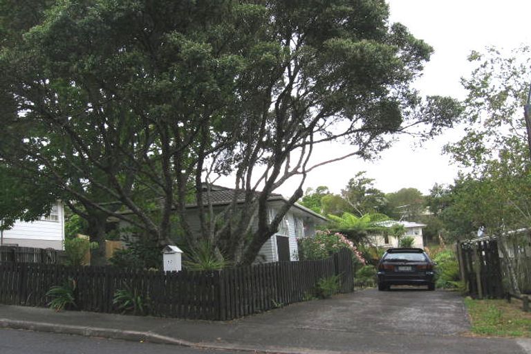 Photo of property in 17 Kerria Place, Sunnynook, Auckland, 0620