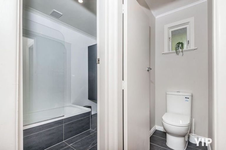 Photo of property in 11 Link Road, Newlands, Wellington, 6037