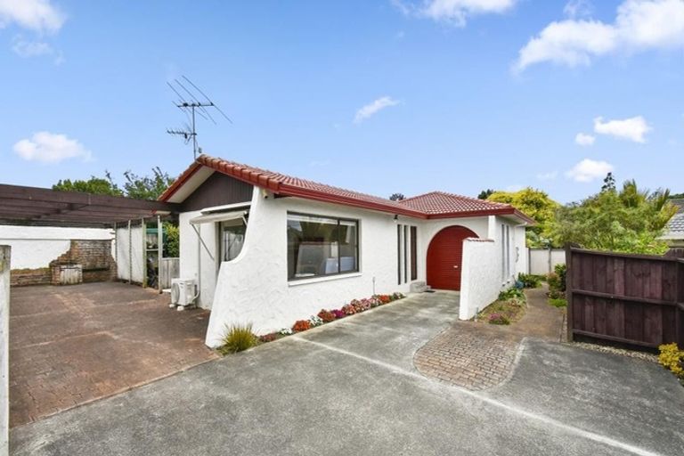 Photo of property in 2/28 Gills Avenue, Papakura, 2110