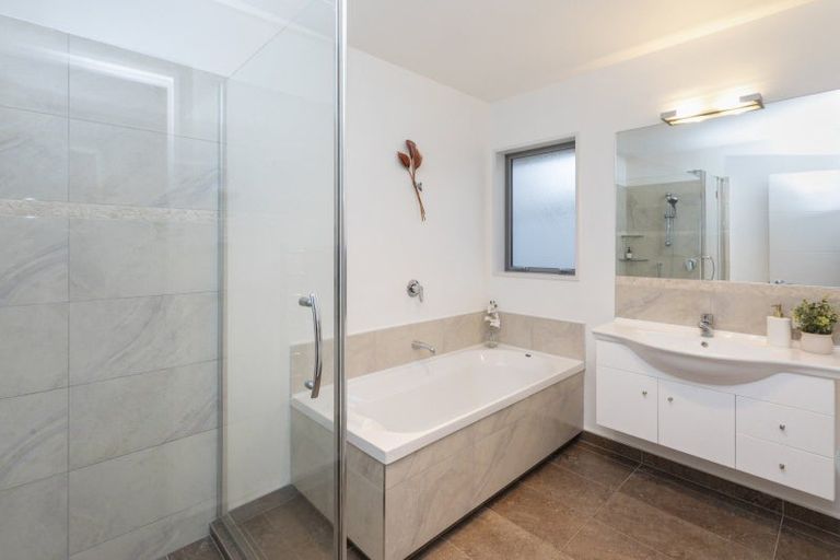 Photo of property in 20 Dunaverty Place, Broomfield, Christchurch, 8042