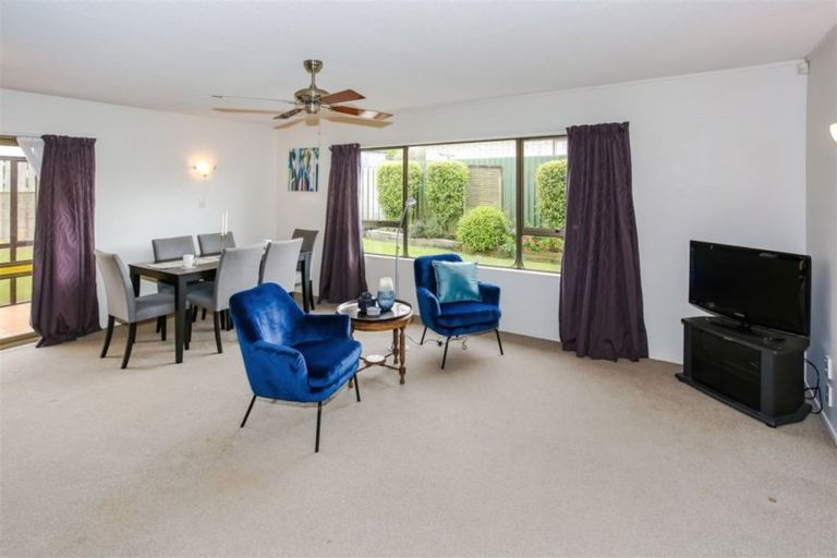 Photo of property in 71f Queen Street, Pukekohe, 2120
