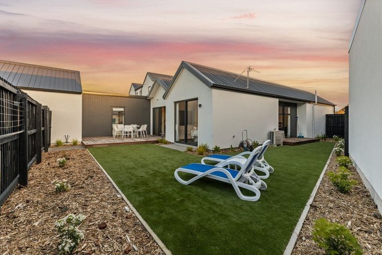 Photo of property in 27 Eminence Drive, Northwood, Christchurch, 8051