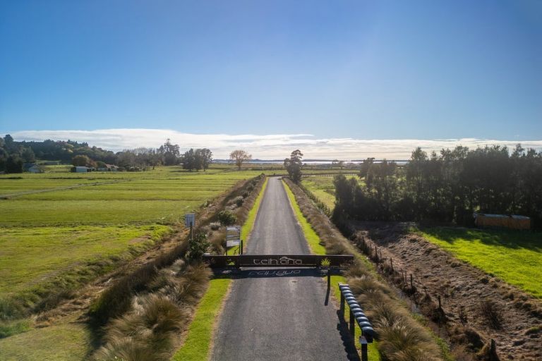 Photo of property in 14 Te Ara O Tahataharoa, Te Puna, Tauranga, 3176