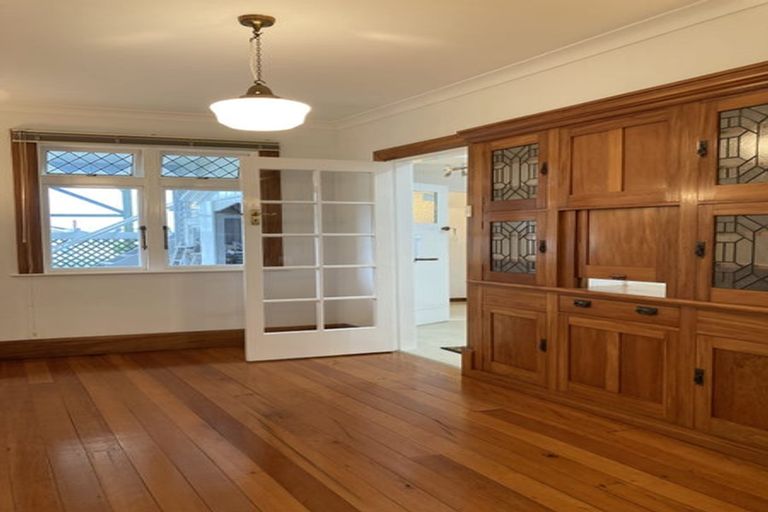 Photo of property in 195 Derwent Street, Island Bay, Wellington, 6023