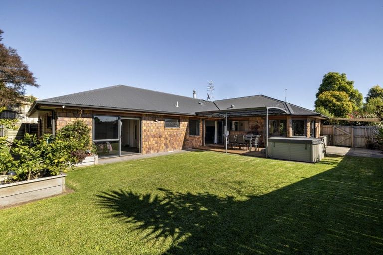 Photo of property in 57 Oteki Park Drive, Welcome Bay, Tauranga, 3112