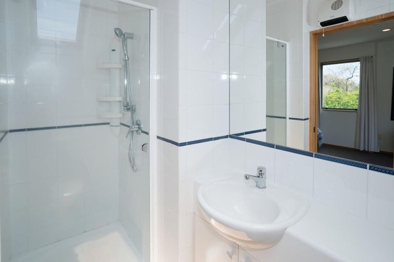 Photo of property in 41 Strowan Road, Strowan, Christchurch, 8052