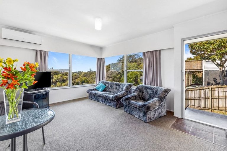 Photo of property in 2/21 Seaview Road, Glenfield, Auckland, 0629