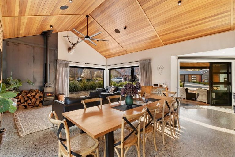 Photo of property in 2 Brodie Avenue, Arrowtown, 9302