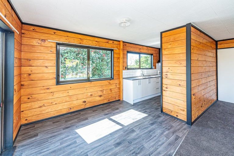 Photo of property in 35 Cross Street, Castlecliff, Whanganui, 4501