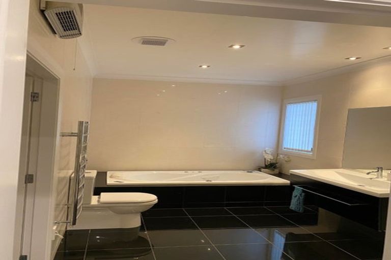 Photo of property in 2 Blundell Way, Heretaunga, Upper Hutt, 5018