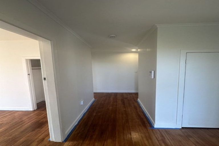 Photo of property in 479 Waitakere Road, Taupaki, Henderson, 0782